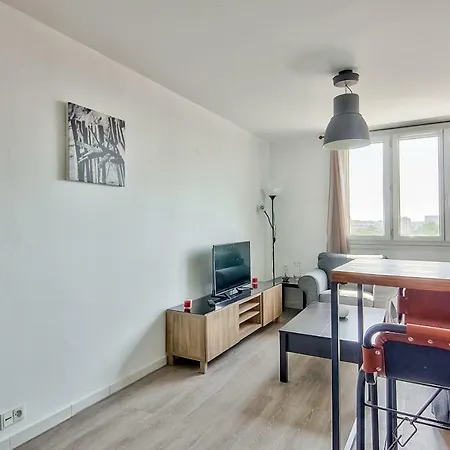 דירה Very Nice 47m2 With Balcony !